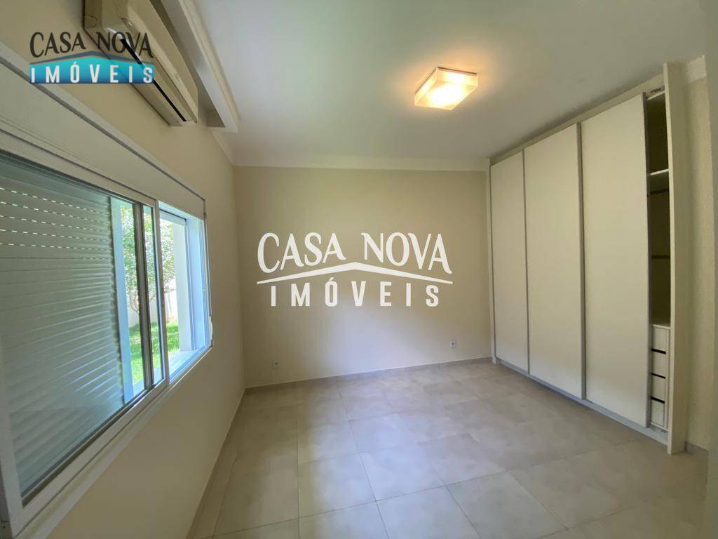 Casa de Condomínio para alugar com 3 quartos, 277m² - Foto 13