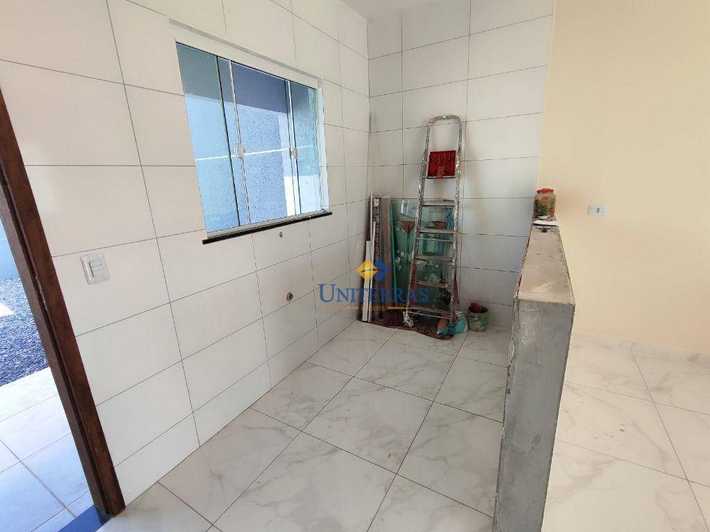 Casa à venda com 3 quartos, 58m² - Foto 6