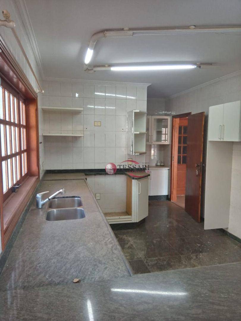 Casa para alugar com 4 quartos, 441m² - Foto 5