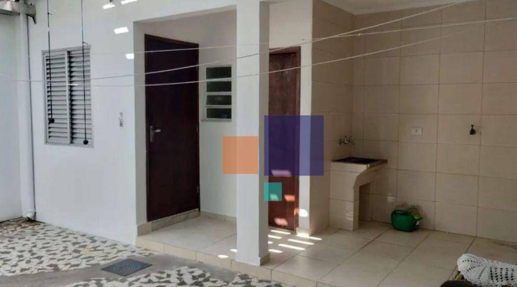 Casa para alugar com 5 quartos, 140m² - Foto 10