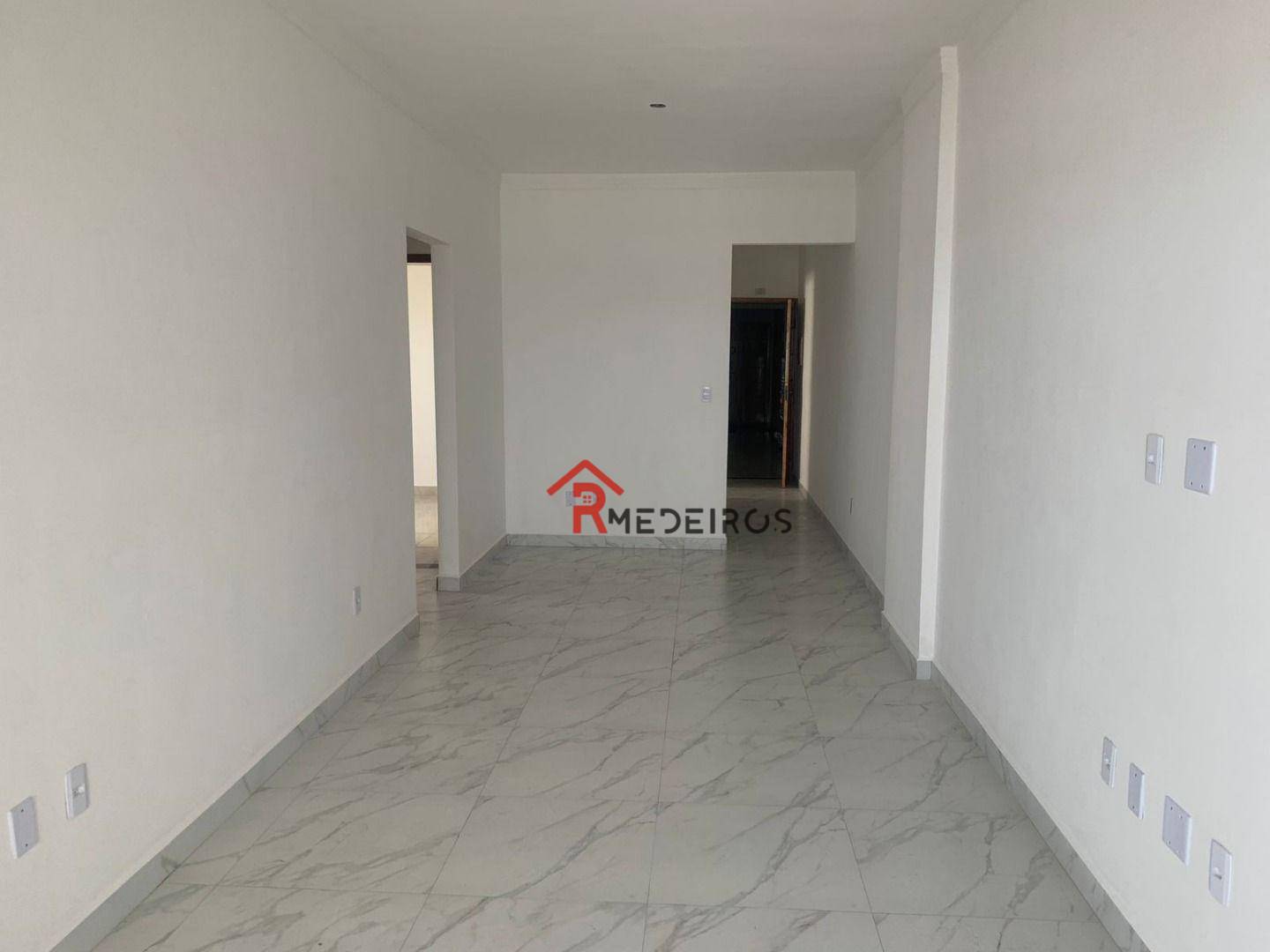 Apartamento à venda com 2 quartos, 83m² - Foto 2