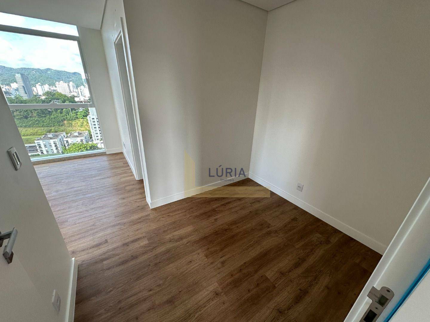 Apartamento à venda com 3 quartos, 125m² - Foto 10