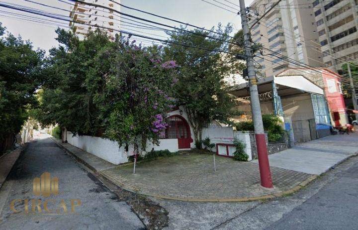 Casa à venda e aluguel com 3 quartos, 200m² - Foto 1