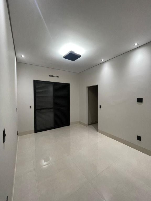 Casa de Condomínio à venda com 3 quartos, 223m² - Foto 4