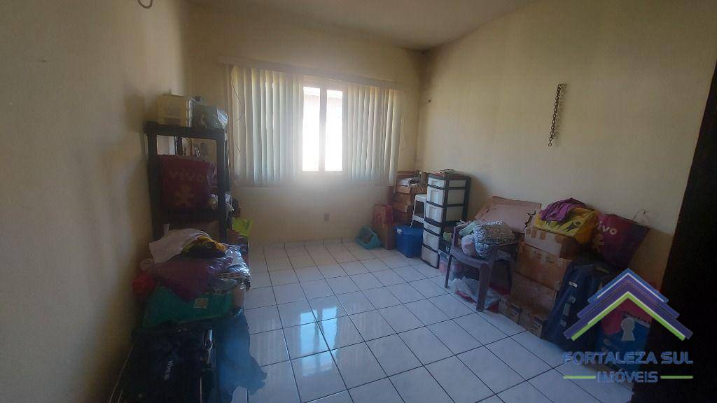 Casa à venda com 5 quartos, 207m² - Foto 12