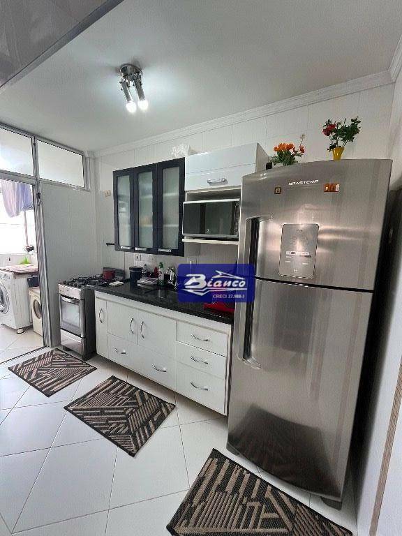 Apartamento à venda com 2 quartos, 70m² - Foto 6