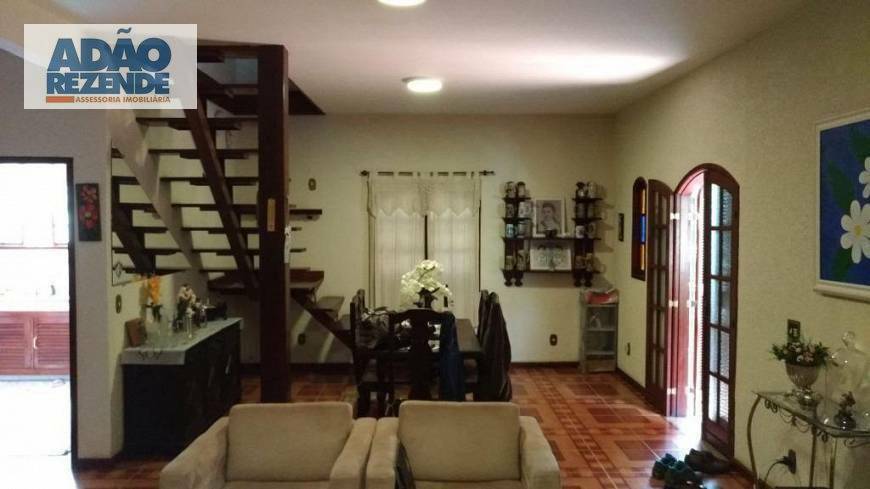 Casa à venda com 3 quartos, 200m² - Foto 4