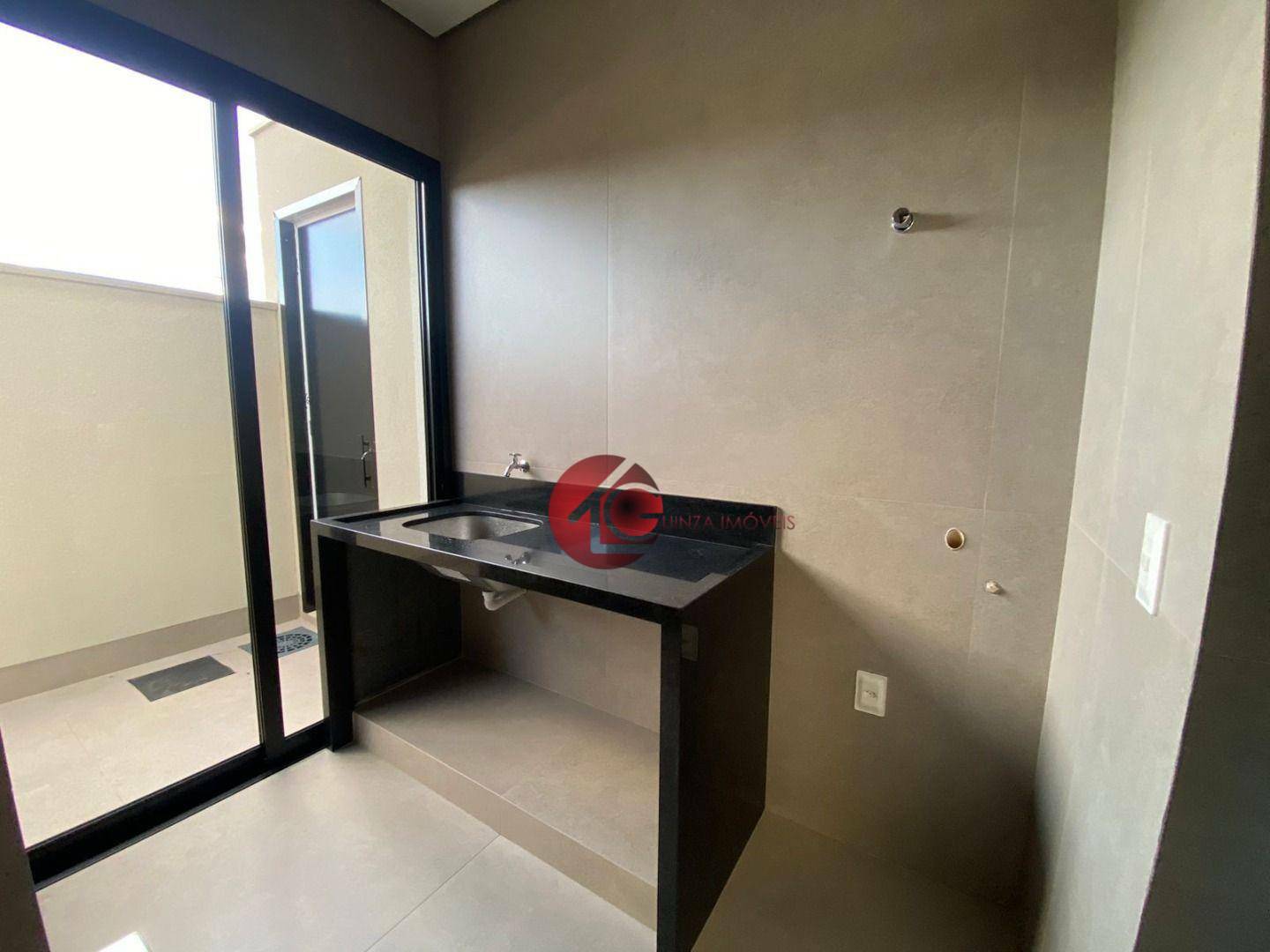 Casa de Condomínio à venda com 3 quartos, 290m² - Foto 4