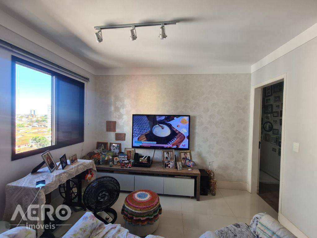 Apartamento à venda com 3 quartos, 107m² - Foto 11