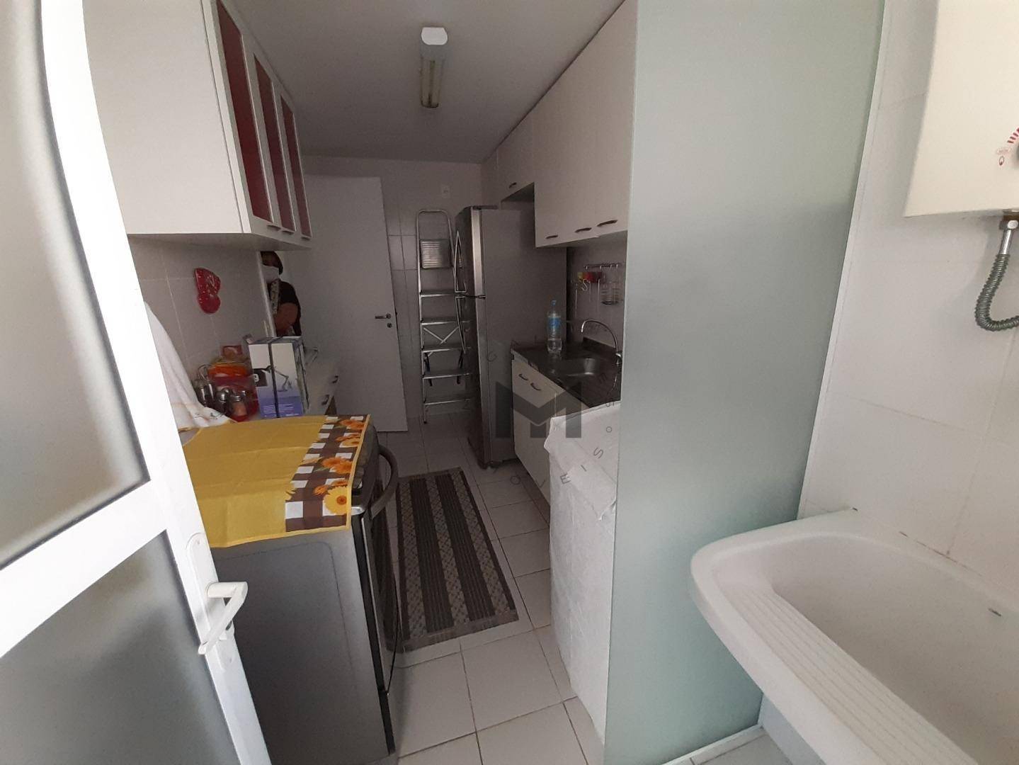 Apartamento à venda com 2 quartos, 75m² - Foto 18