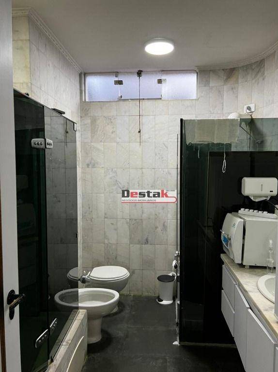 Sobrado para alugar com 4 quartos, 250m² - Foto 13