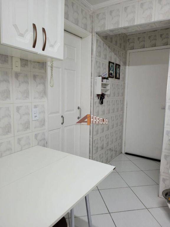 Apartamento à venda com 3 quartos, 84m² - Foto 11