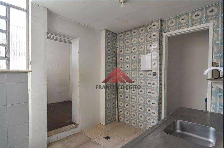 Apartamento à venda com 2 quartos, 70m² - Foto 14