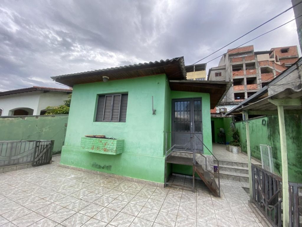 Casa à venda com 2 quartos, 200m² - Foto 3