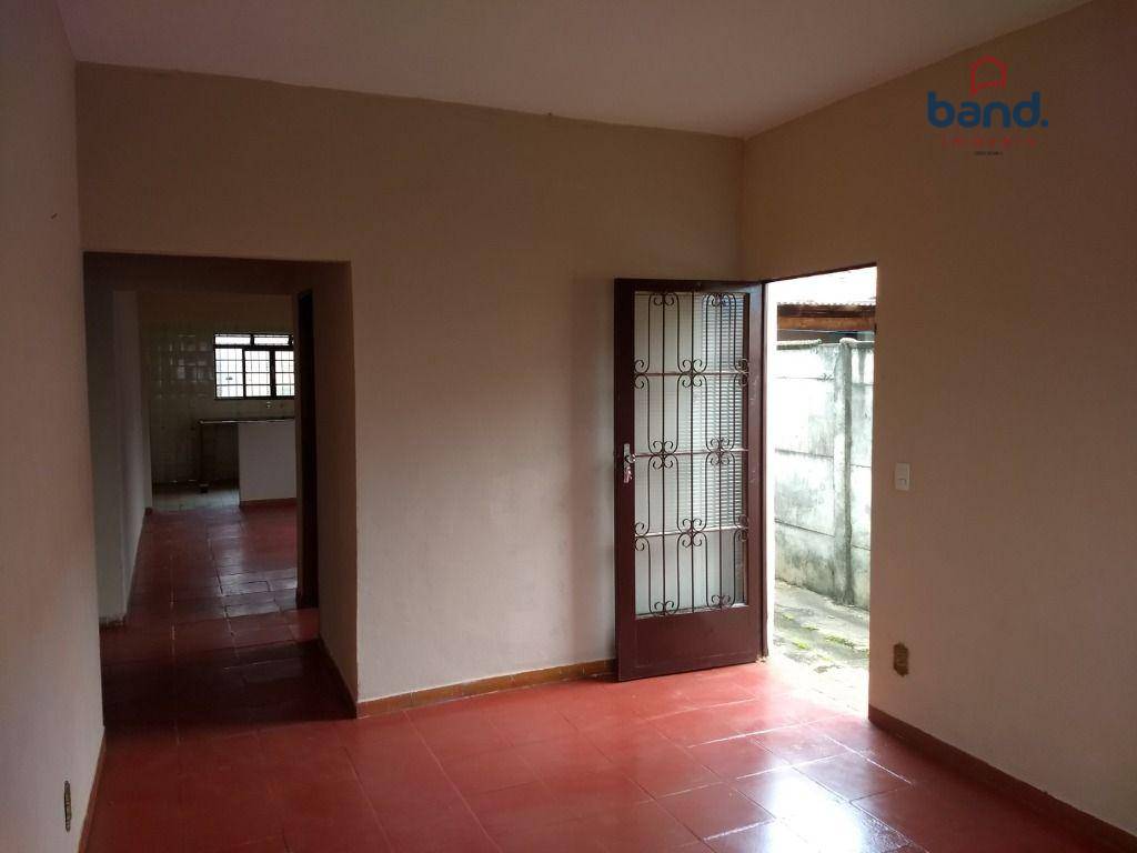 Casa à venda com 2 quartos, 100m² - Foto 2