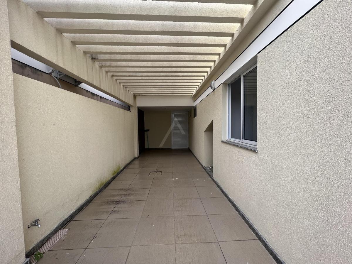 Casa de Condomínio à venda com 4 quartos, 200m² - Foto 3