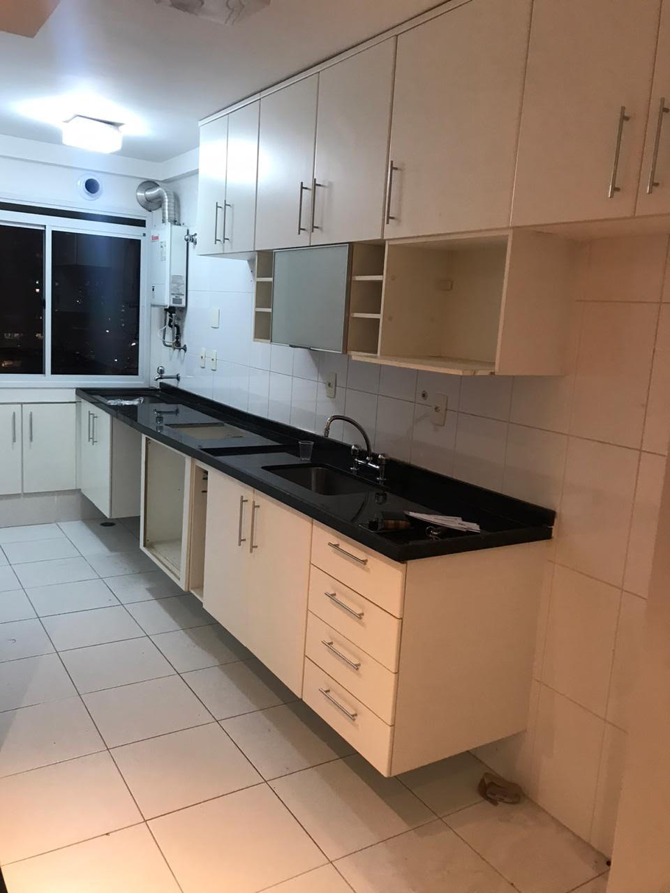 Apartamento à venda com 2 quartos, 63m² - Foto 2