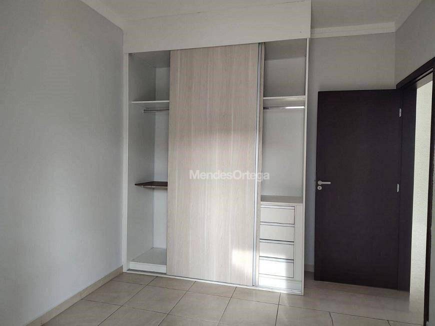 Casa à venda com 3 quartos, 242m² - Foto 8