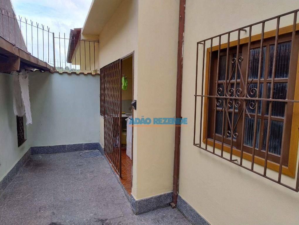 Casa à venda com 5 quartos, 182m² - Foto 30
