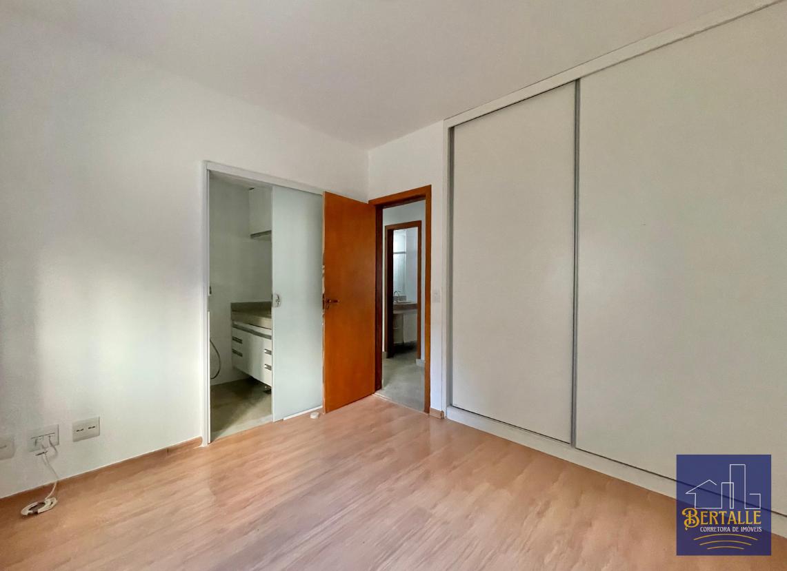 Apartamento à venda com 3 quartos, 250m² - Foto 7