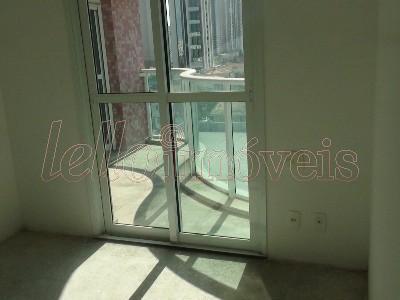 Apartamento à venda com 4 quartos, 241m² - Foto 10