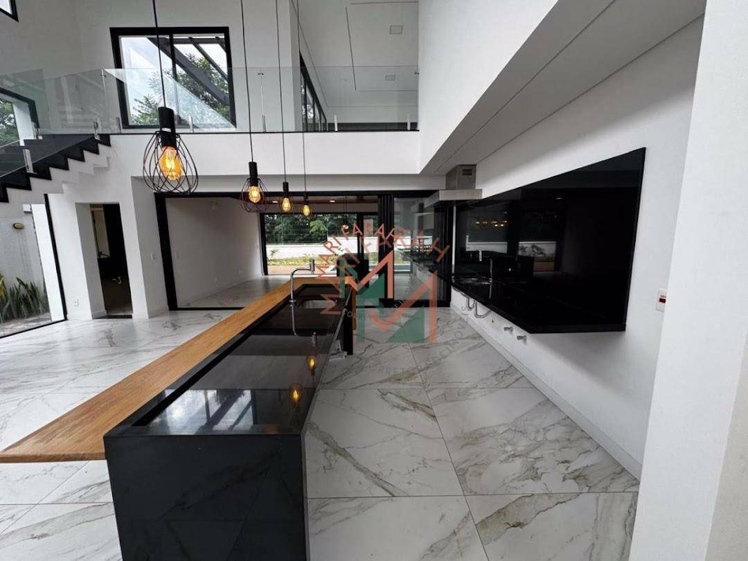 Casa de Condomínio à venda com 3 quartos, 326m² - Foto 5