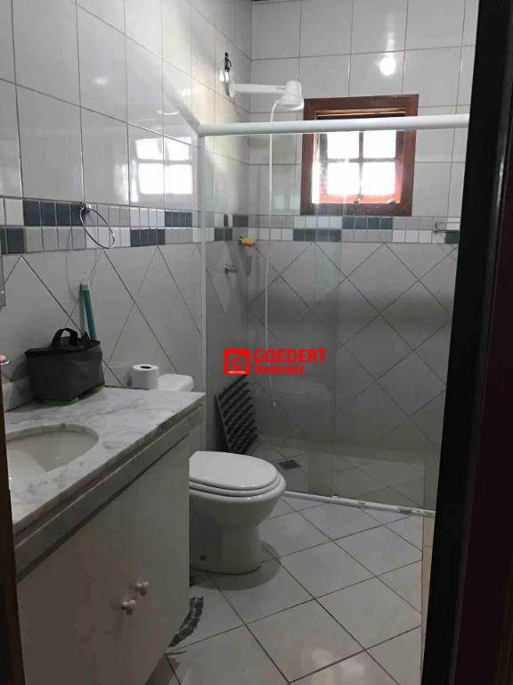 Chácara à venda com 3 quartos, 200m² - Foto 18