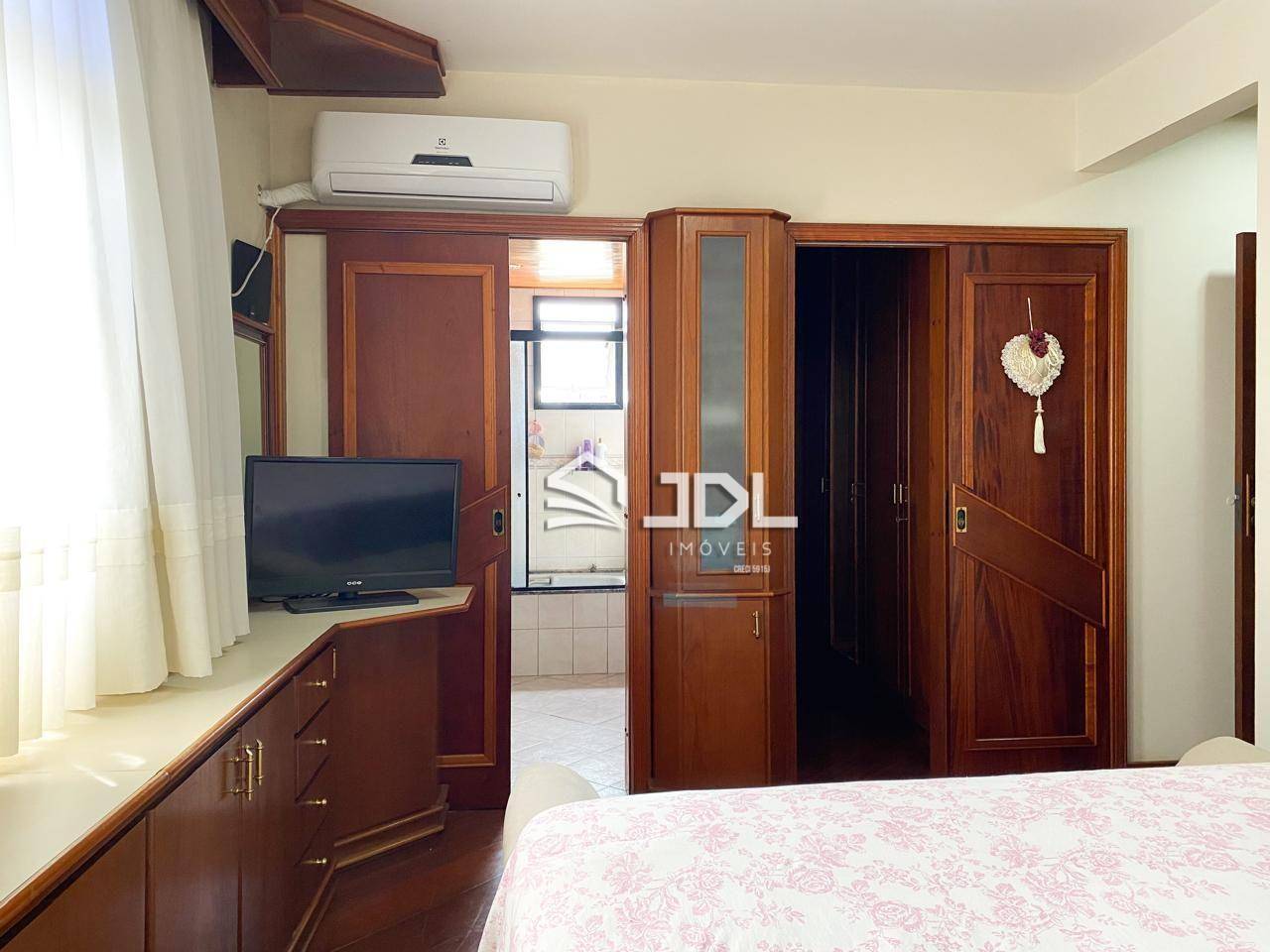 Apartamento à venda com 3 quartos, 134m² - Foto 18