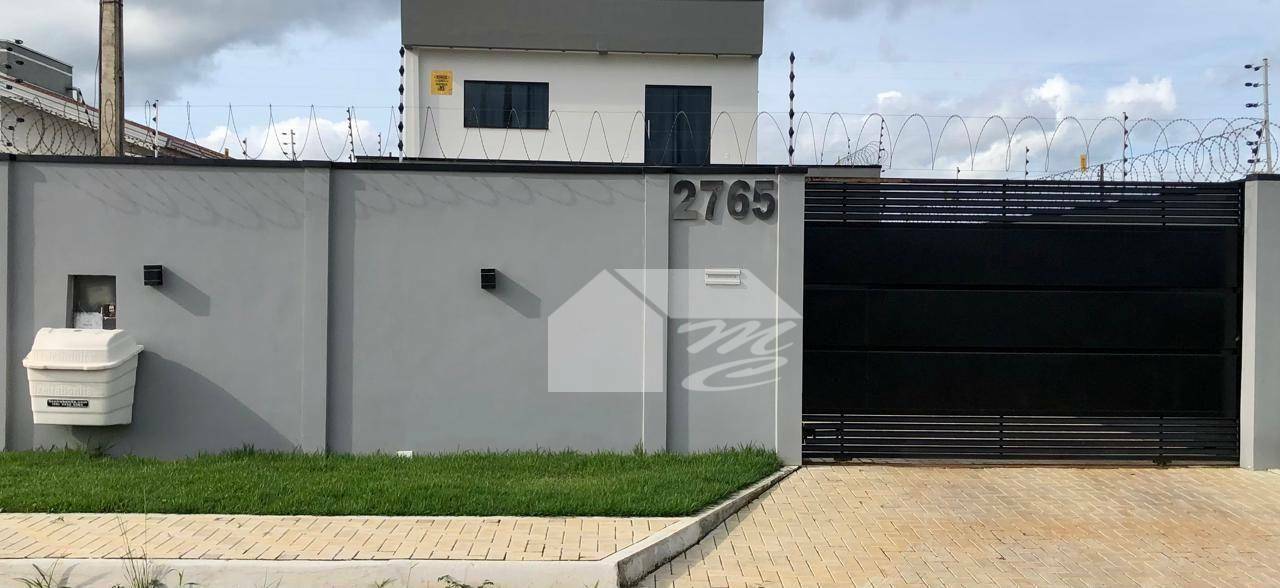Casa à venda com 2 quartos, 145m² - Foto 1