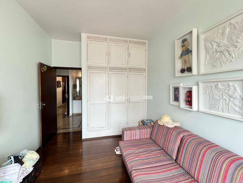 Casa para alugar com 5 quartos, 300m² - Foto 13