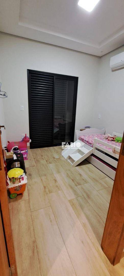 Casa de Condomínio à venda com 3 quartos, 153m² - Foto 2