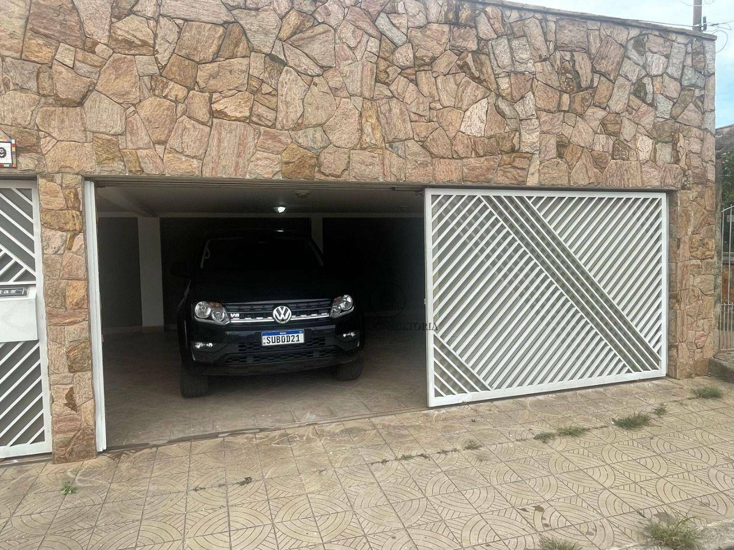 Casa à venda e aluguel com 3 quartos, 375m² - Foto 3