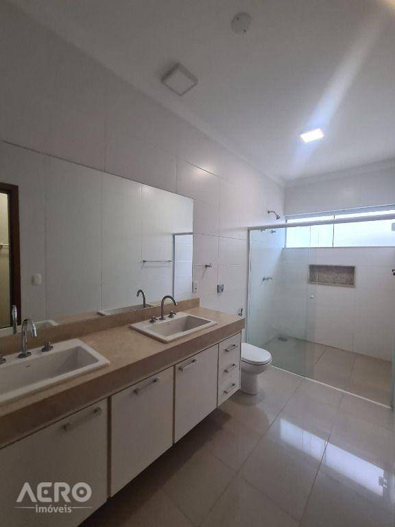 Casa de Condomínio à venda e aluguel com 3 quartos, 212m² - Foto 12