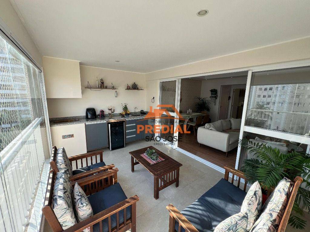 Apartamento à venda com 3 quartos, 122m² - Foto 1