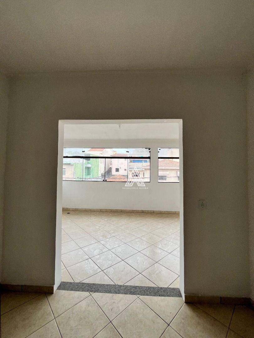 Casa para alugar com 6 quartos, 200m² - Foto 9