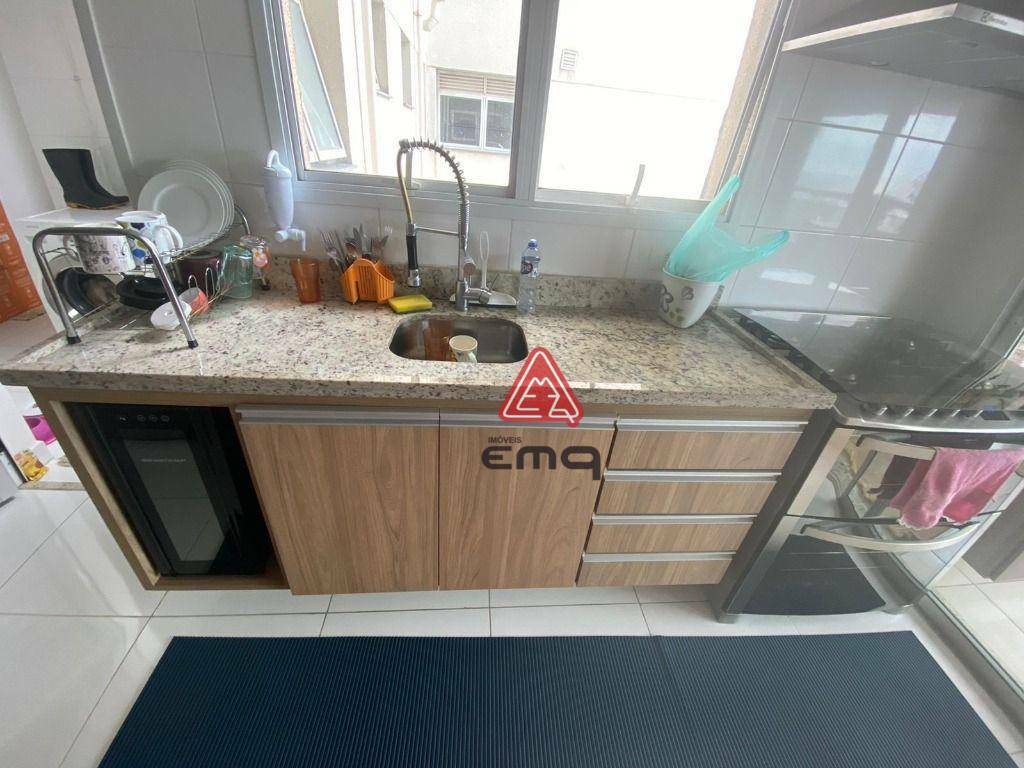 Apartamento à venda com 3 quartos, 133m² - Foto 4