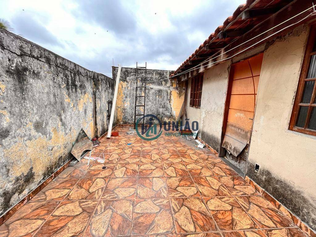 Casa à venda com 3 quartos, 150m² - Foto 13