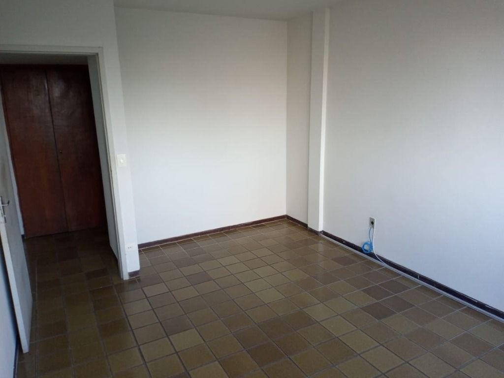 Apartamento à venda com 3 quartos, 135m² - Foto 6