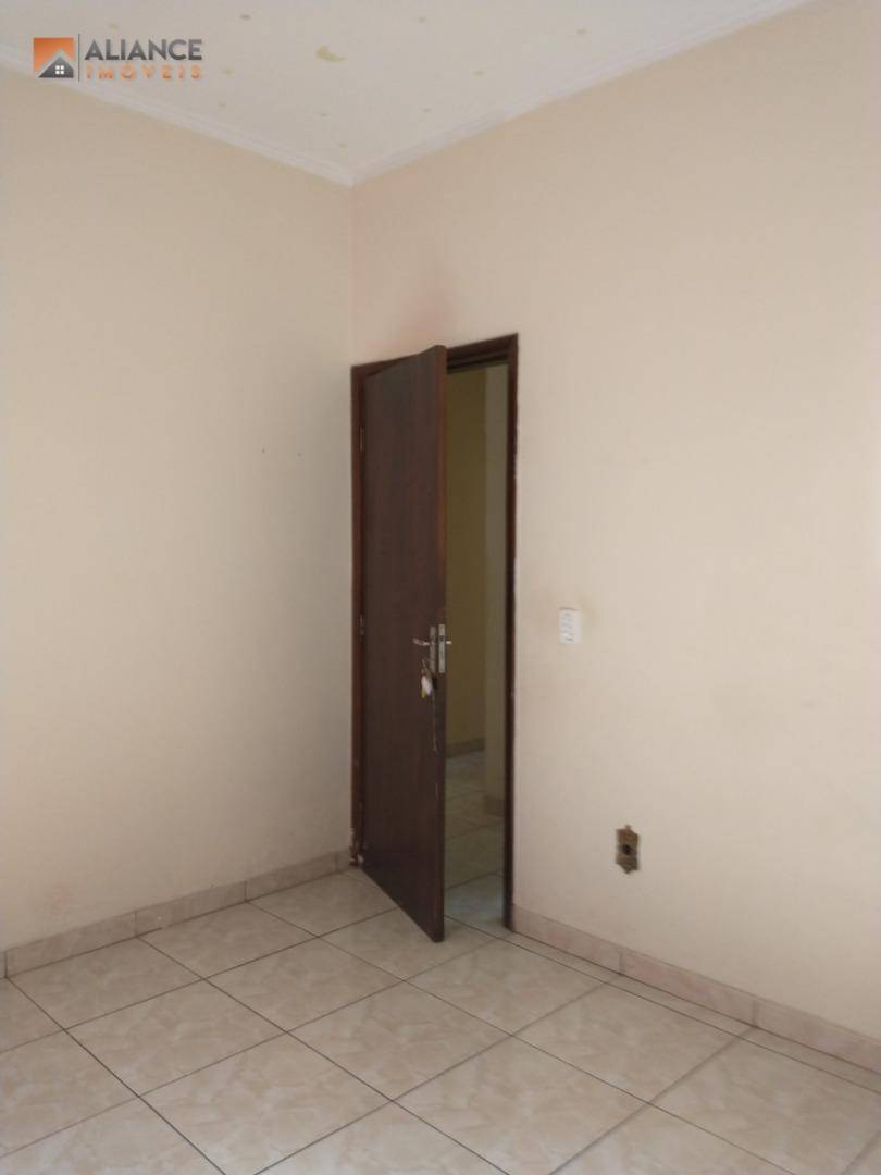 Casa à venda com 3 quartos, 98m² - Foto 14