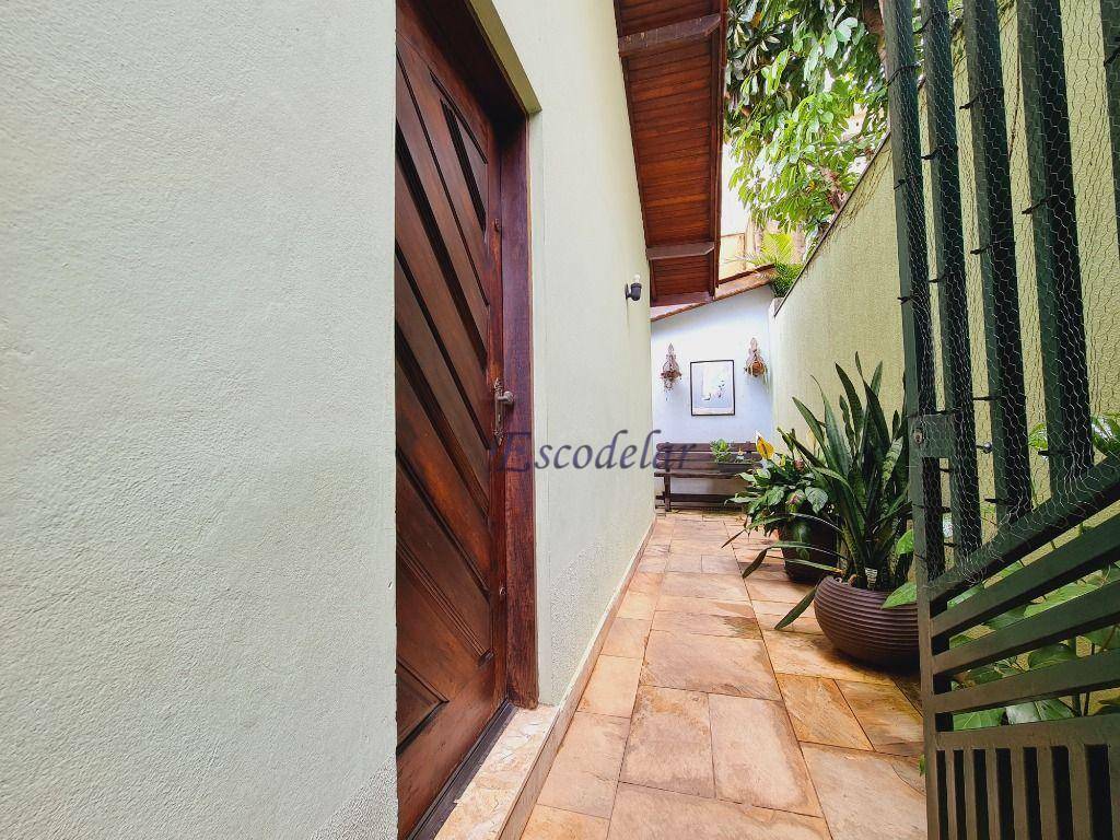 Casa à venda com 3 quartos, 210m² - Foto 16