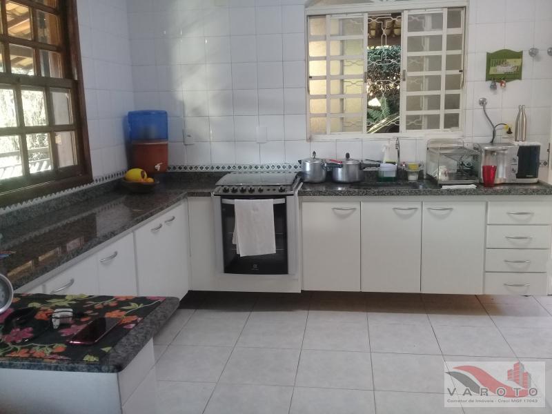 Casa à venda com 3 quartos, 320m² - Foto 27