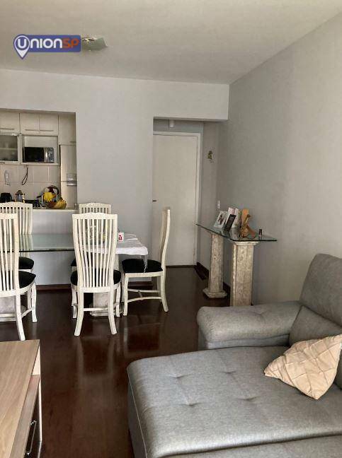 Apartamento à venda com 3 quartos, 70m² - Foto 2