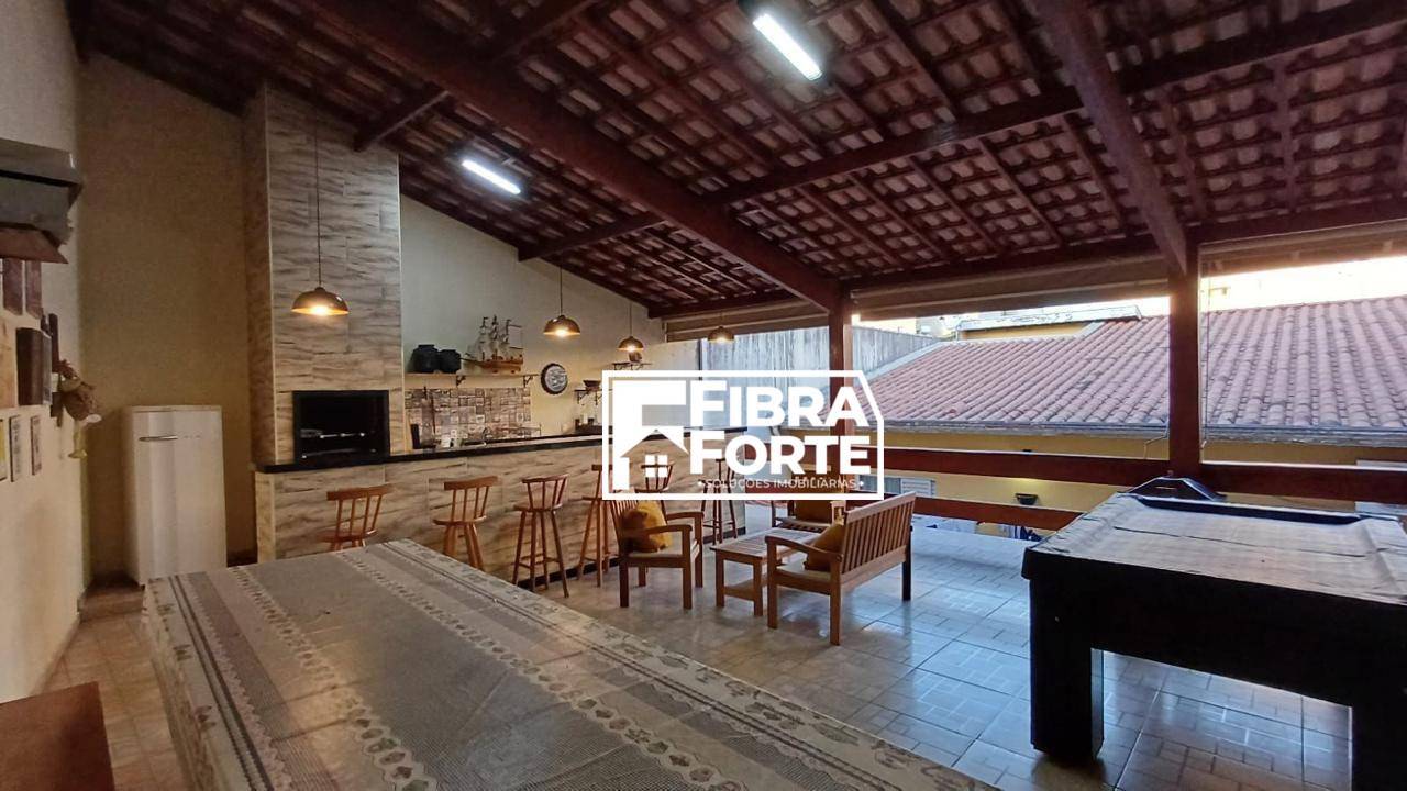 Casa, 3 quartos, 244 m² - Foto 3