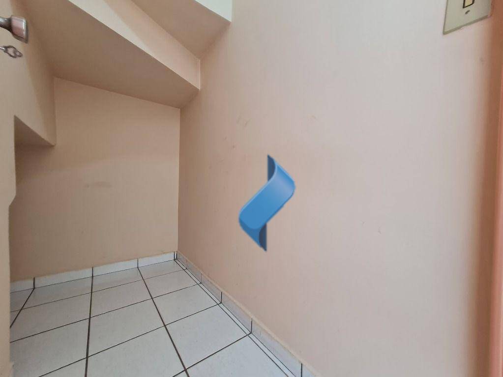 Casa para alugar com 3 quartos, 107m² - Foto 11