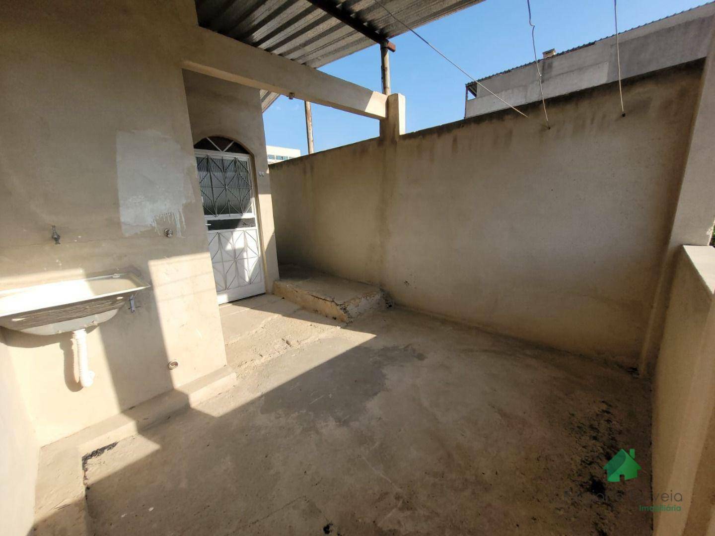 Casa para alugar com 2 quartos, 60m² - Foto 37