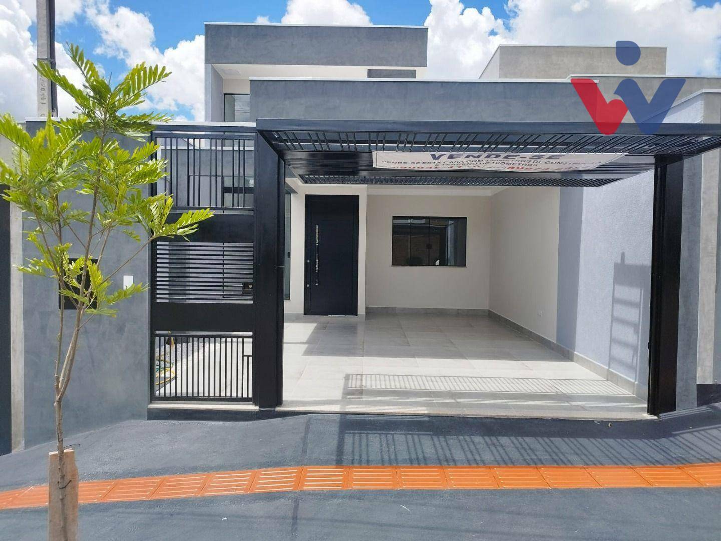 Casa à venda com 3 quartos, 122m² - Foto 1