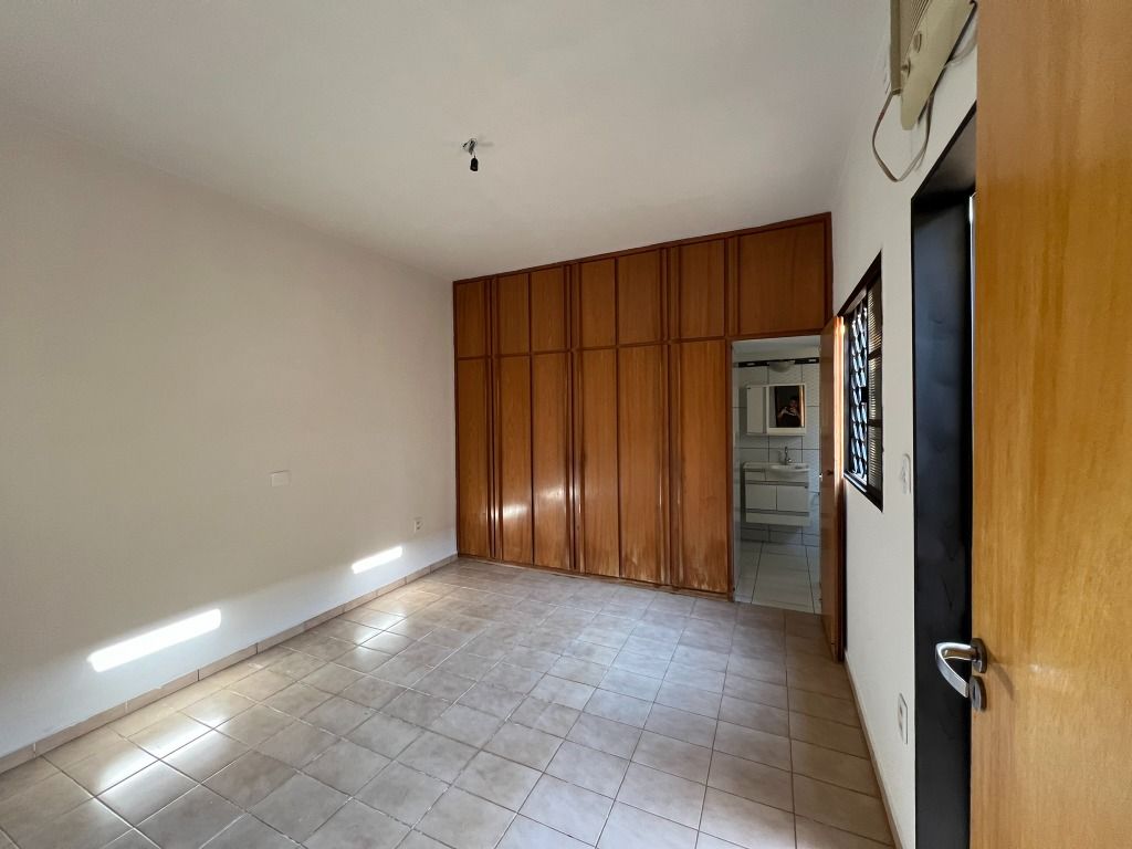 Casa à venda com 3 quartos, 217m² - Foto 5