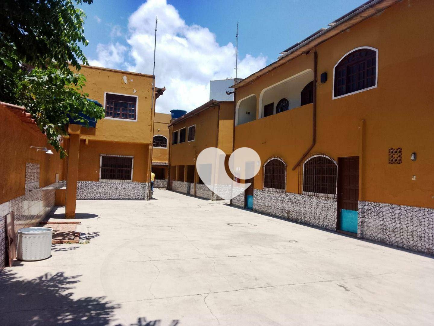 Pousada-Chalé à venda com 19 quartos, 300m² - Foto 1