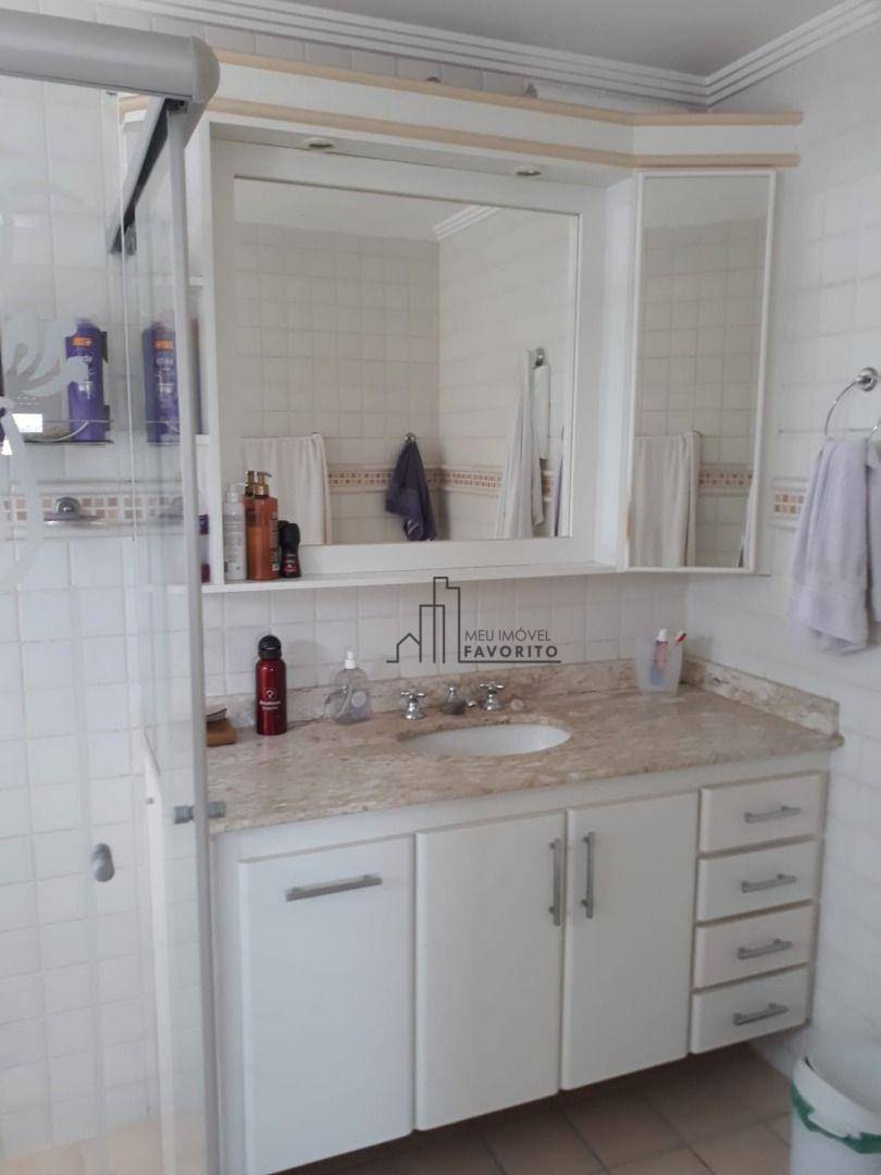 Apartamento para alugar com 3 quartos, 180m² - Foto 17