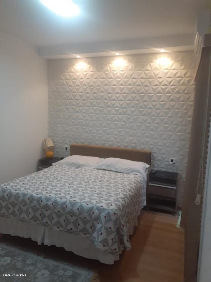 Casa à venda com 3 quartos, 300m² - Foto 14